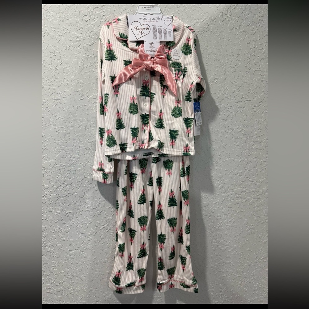 🎄 Viral Tahari Girl “Mama & Me” Christmas Pajamas